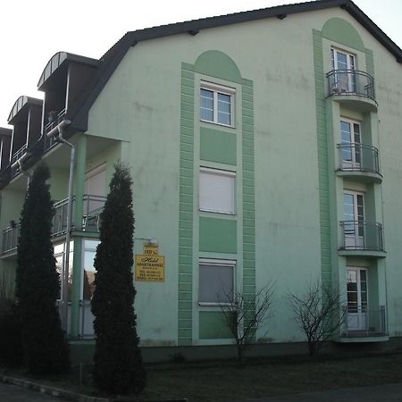 Aba Es Andrea Apartmanok Sárvár Exteriér fotografie