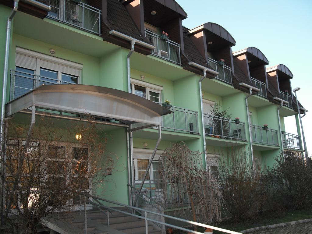 Aba Es Andrea Apartmanok Sárvár Exteriér fotografie
